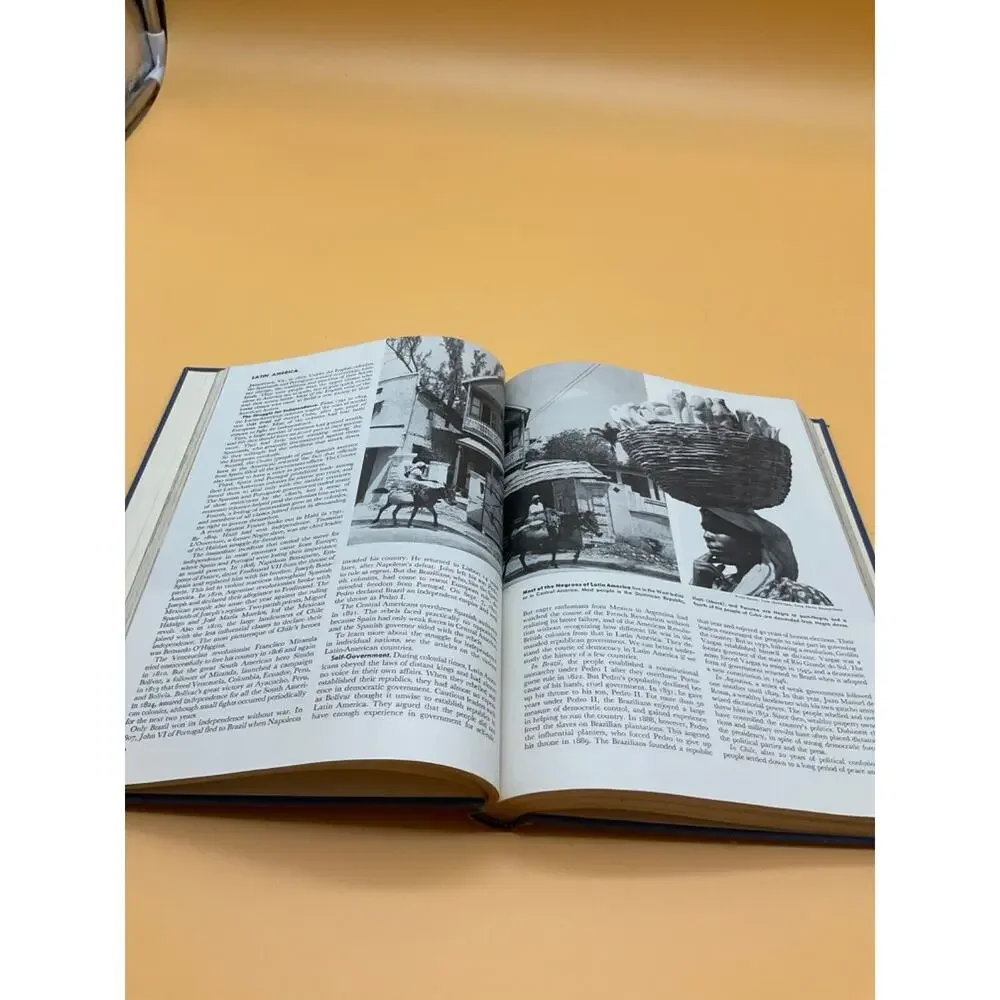 Vintage 1961 World Book Encyclopedia 